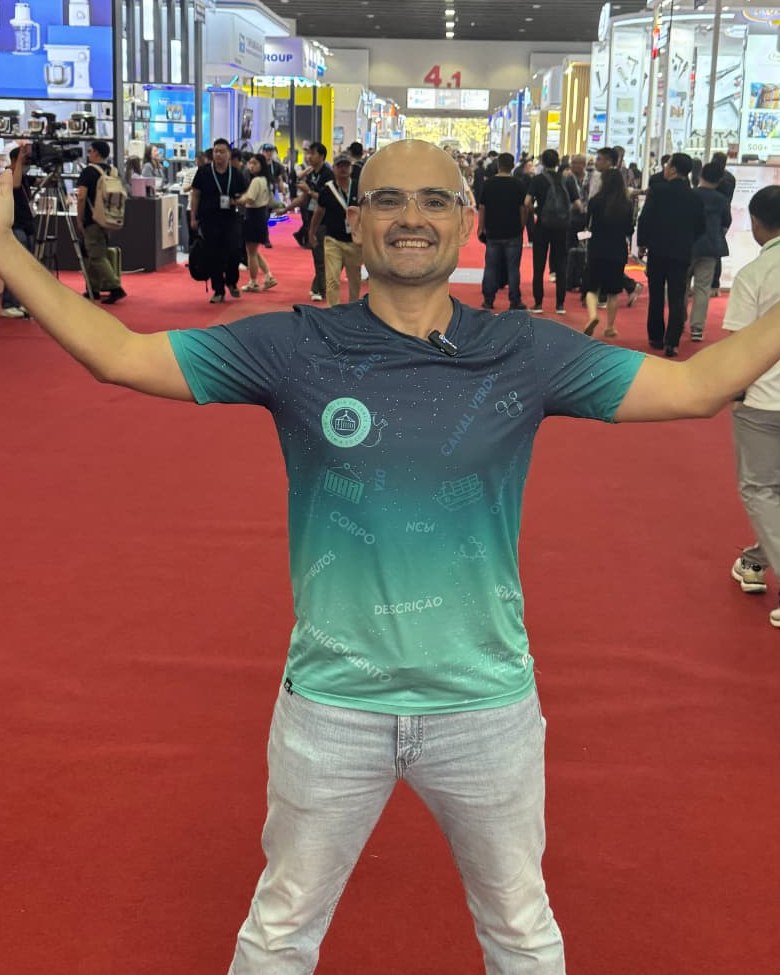 Gabriel Bernardes na Canton Fair, em Guangzhou, China